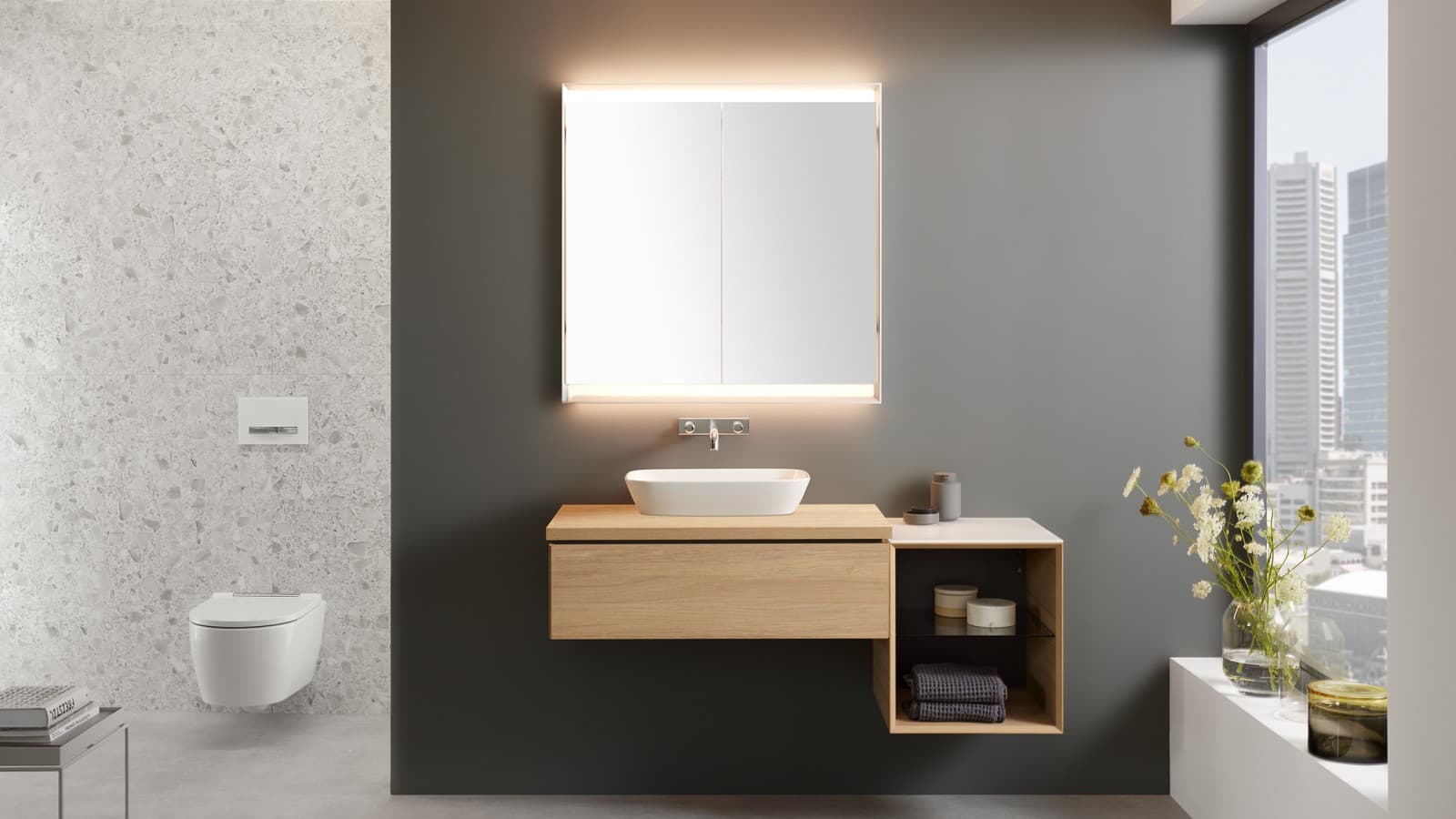 Geberit ONE bathroom with mirror cabinet (© Geberit) Geberit ONE bathroom with mirror cabinet (© Geberit)
