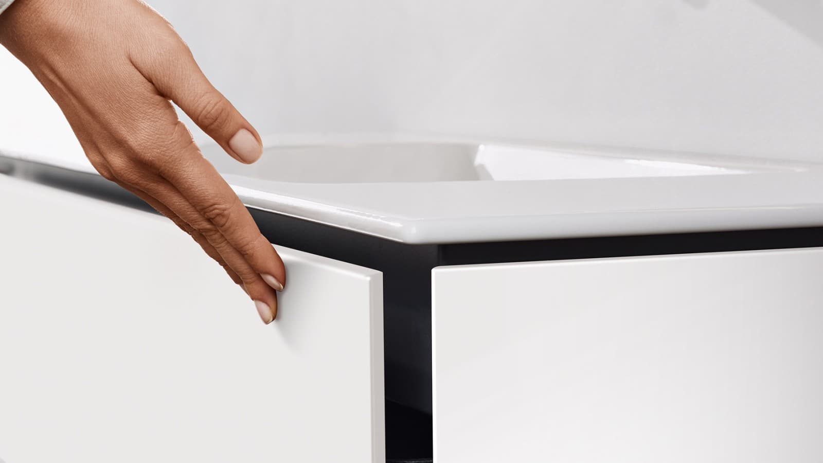Geberit ONE washbasin cabinet with push-to-open mechanism Geberit ONE washbasin cabinet with push-to-open mechanism