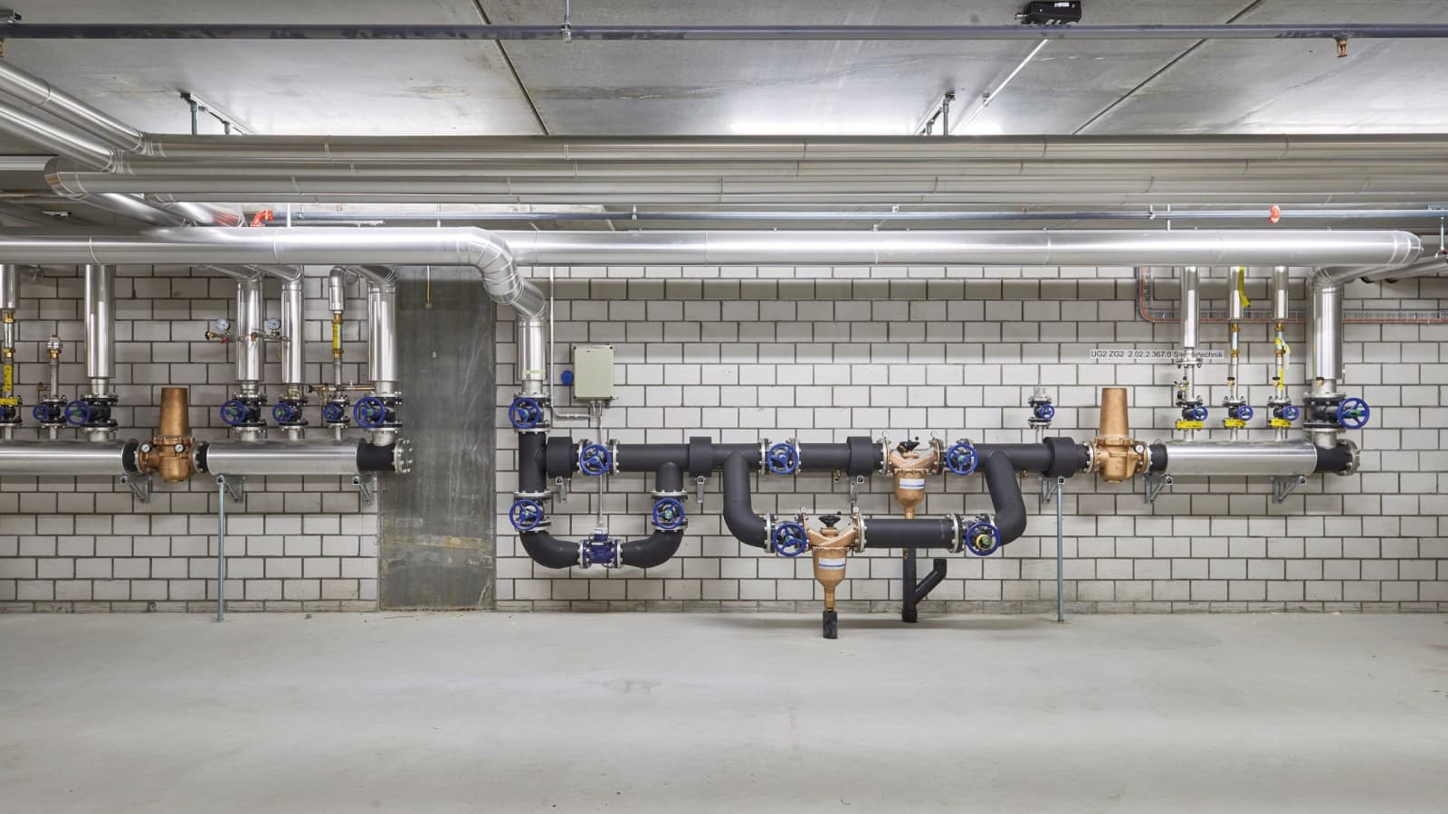 Central water treatment for the distribution of drinking water to ensure a reliable supply to facilities with Geberit Mapress Stainless Steel Central water treatment for the distribution of drinking water to ensure a reliable supply to facilities with Geberit Mapress Stainless Steel