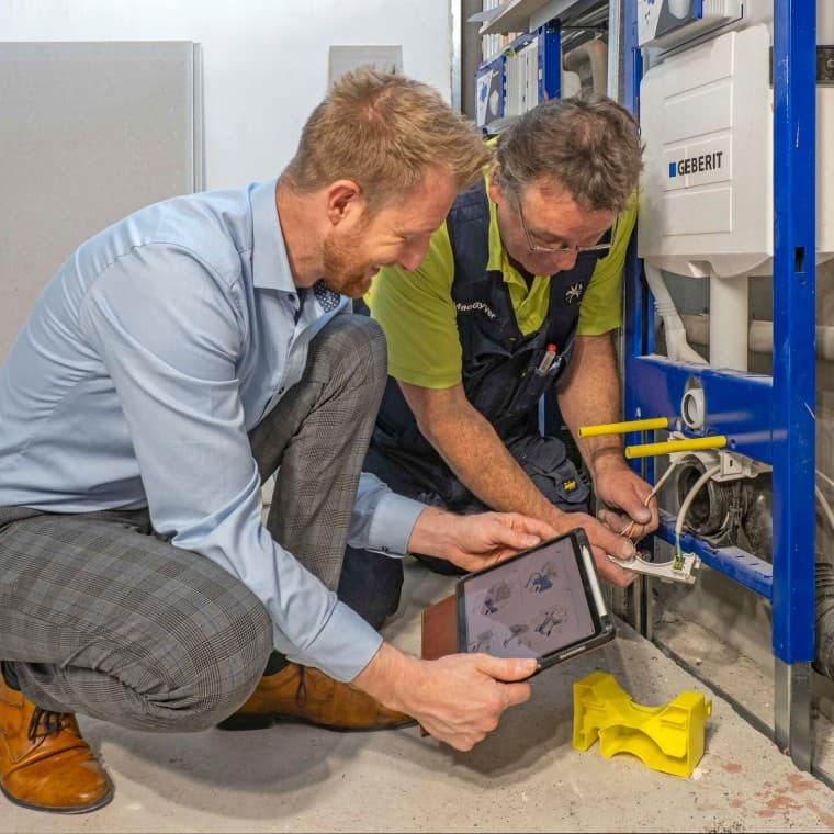 Installation of the Geberit Power & Connect box Installation of the Geberit Power & Connect box
