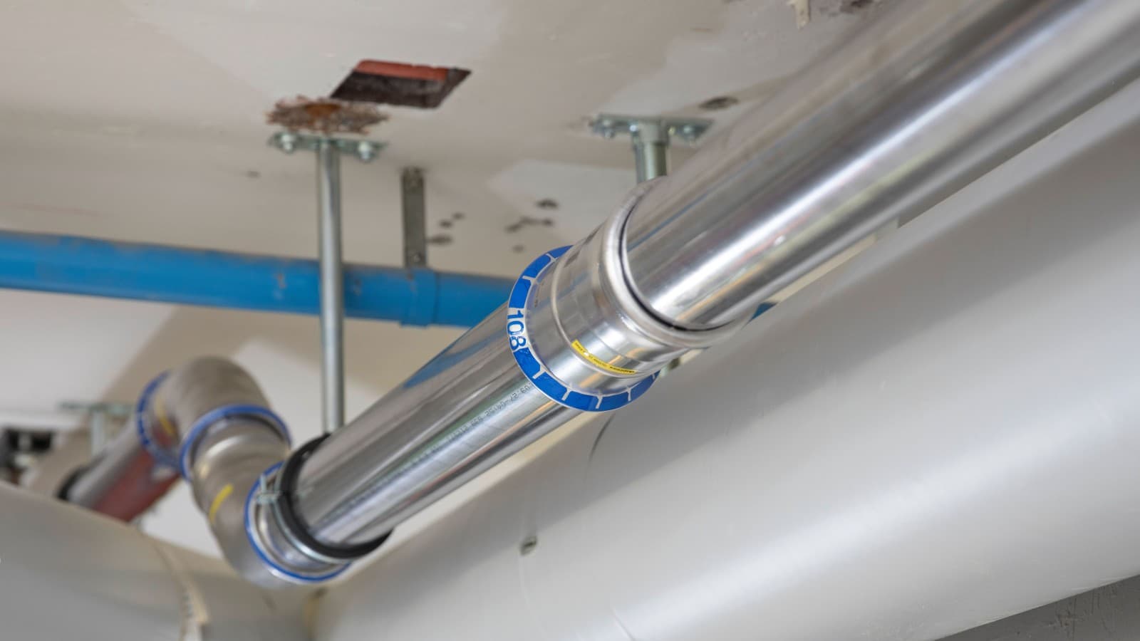 Pressing pipes ensures reliable and consistent connection quality Pressing pipes ensures reliable and consistent connection quality