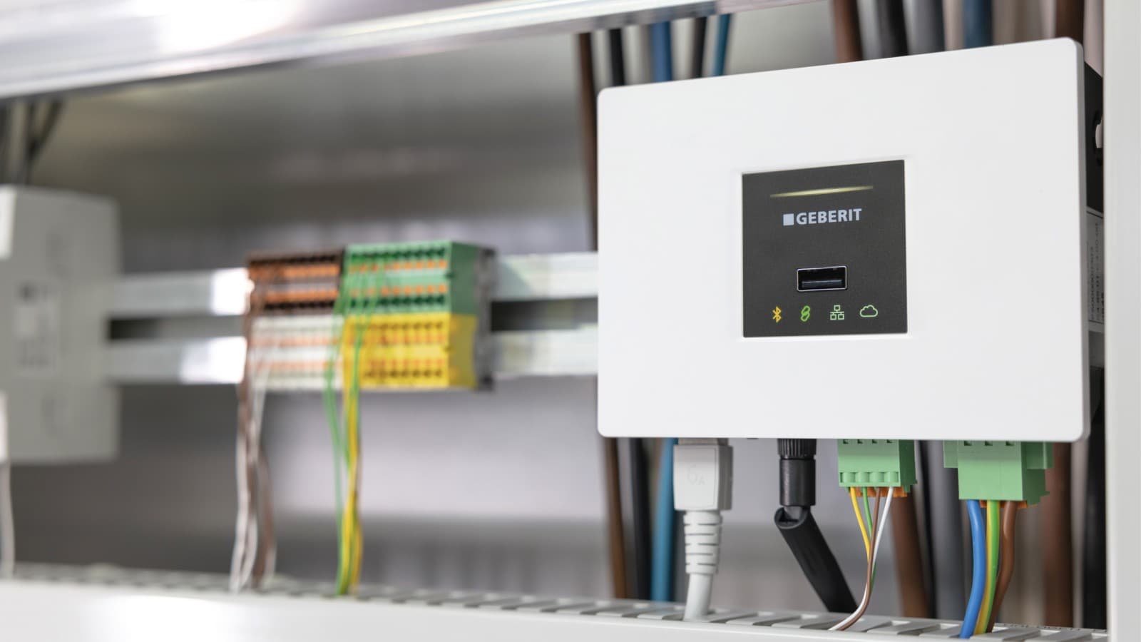 Installation of the Geberit Gateway directly in the control cabinet Installation of the Geberit Gateway directly in the control cabinet